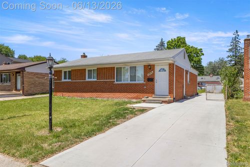 29578 Brown Ct, Garden City, MI, 48135-2324 | Card Image