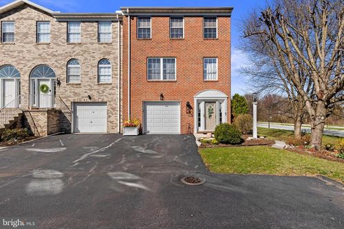 102-102 Lorenzo Ct, YORK, PA, 17402-3177 | Card Image