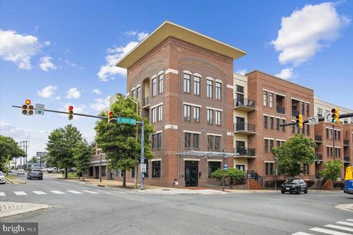 203-181 E Reed Ave, Alexandria, VA, 22305-3170 | Card Image