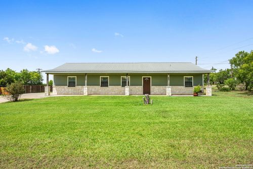 208 Bryan Dr, Jourdanton, TX, 78026-3005 | Card Image