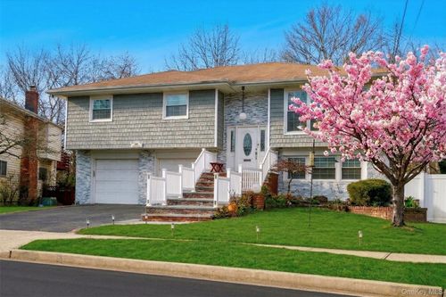 1061 Fordham Ln, Woodmere, NY, 11598-1013 | Card Image