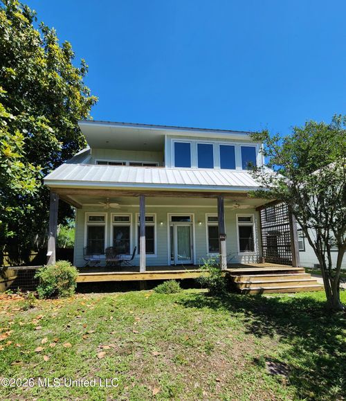 626 Water Street, Biloxi, MS, 39530 | Card Image