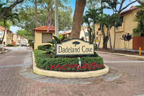 10053 Sw 77th Ct, Miami, FL, 33156-2678 | Card Image