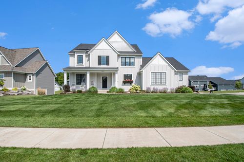 8224 Boardwalk Dr, Byron Center, MI, 49315-9568 | Card Image