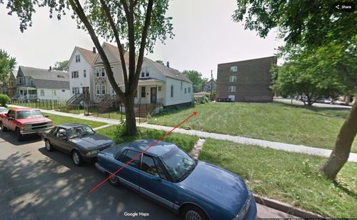 8002 S Escanaba Ave, Chicago, IL, 60617-1414 | Card Image