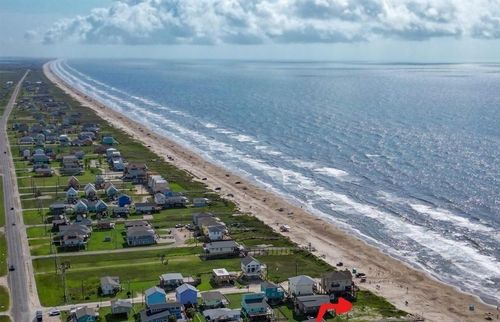 126 Detenbeck Ave, Surfside Beach, TX, 77541-8975 | Card Image