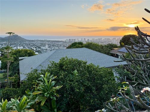 3655 Nihipali Pl, Honolulu, HI, 96816-3307 | Card Image