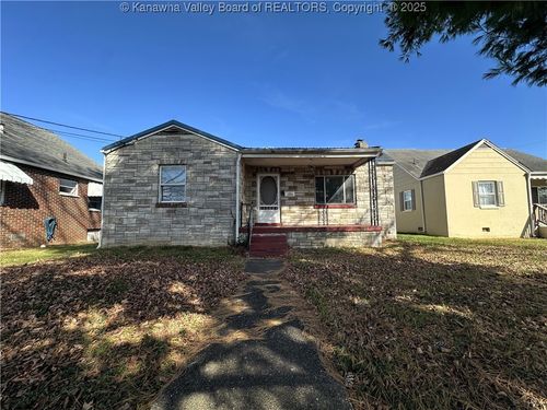 2204 Fletcher Ave, Dunbar, WV, 25064-1607 | Card Image