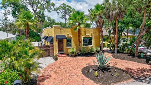 2437 Floyd St, SARASOTA, FL, 34239-2512 | Card Image