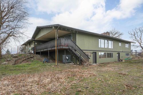 313 Se Trinity Ave, Wilbur, WA, 99185-8831 | Card Image