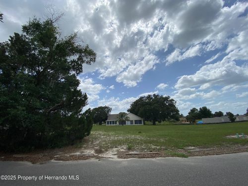 5449 Chestnut Ridge Rd, Dade City, FL, 33523-8988 | Card Image
