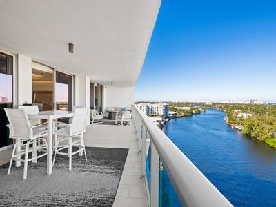 1102 - 1180 N Federal Hwy, Condo with 3 bedrooms, 3 bathrooms and null parking in Fort Lauderdale FL | Image 2