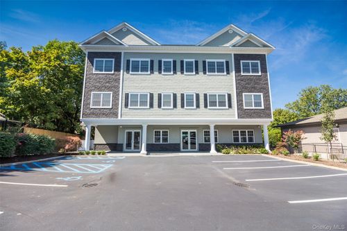 2d-41 Green St, Huntington, NY, 11743-3394 | Card Image