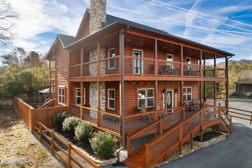 2822 Seth Rd, Pigeon Forge, TN, 37863-5200 | Card Image