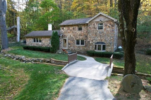 63 Sanatorium Rd, Glen Gardner, NJ, 08826-3501 | Card Image