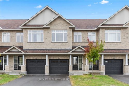 200 Hooper St, Carleton Place, ON, K7C0W2 | Card Image