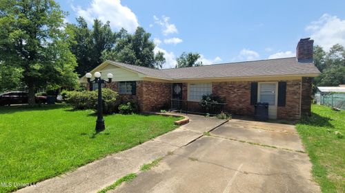 1577 Azalea Dr, Clarksdale, MS, 38614-2903 | Card Image