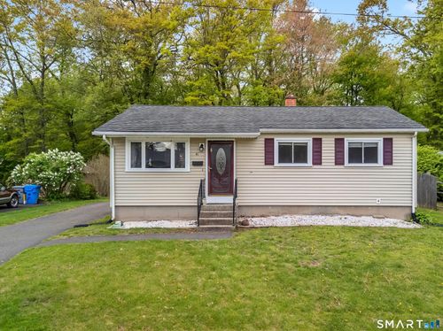 41 Hemingway St, Plainville, CT, 06062-2618 | Card Image