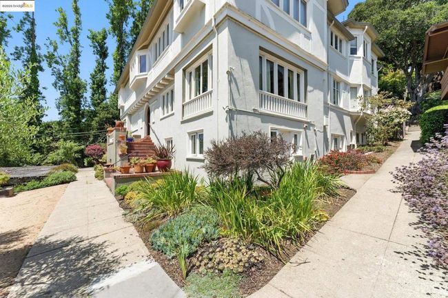 7 Panoramic Way, Condo with 2 bedrooms, 1 bathrooms and null parking in Berkeley CA | Image 43