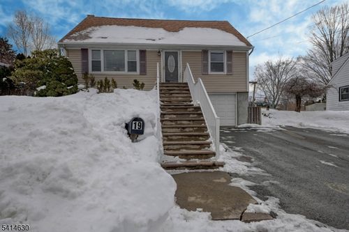 19 Ogden Ter, Butler, NJ, 07405-1131 | Card Image