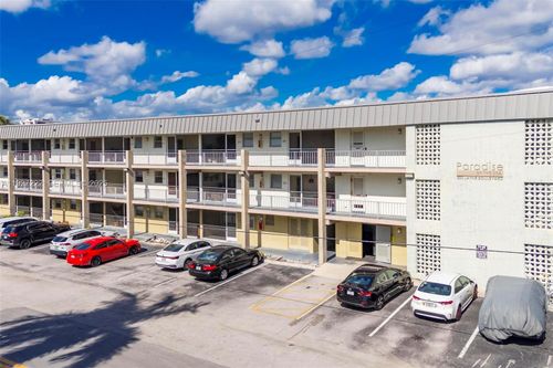 apt-311-300 Layne Blvd, Hallandale Beach, FL, 33009-5746 | Card Image