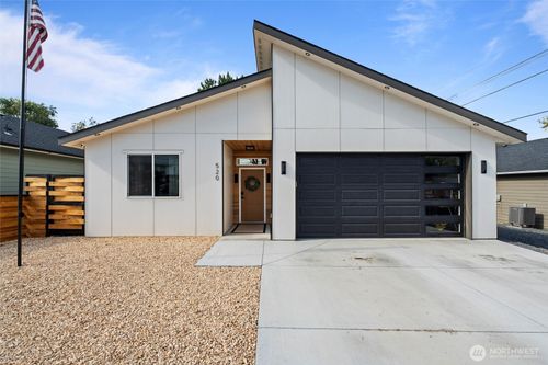 520 Main Ave W, Soap Lake, WA, 98851-9216 | Card Image