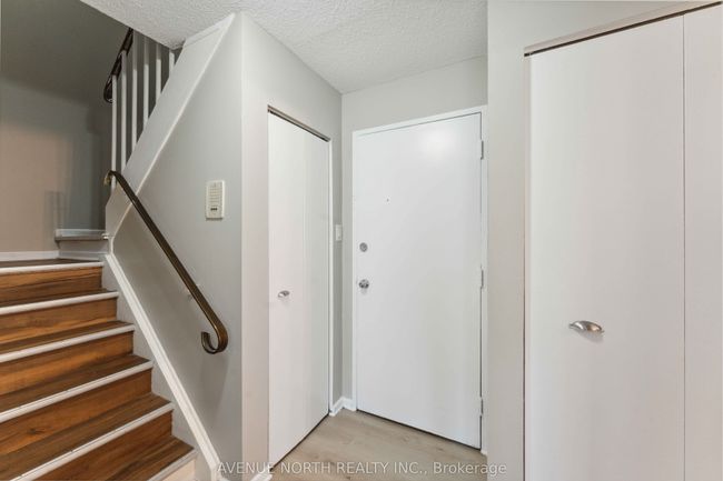 34J - 1958 Jasmine Cres, Condo with 4 bedrooms, 2 bathrooms and 1 parking in Gloucester ON | Image 4