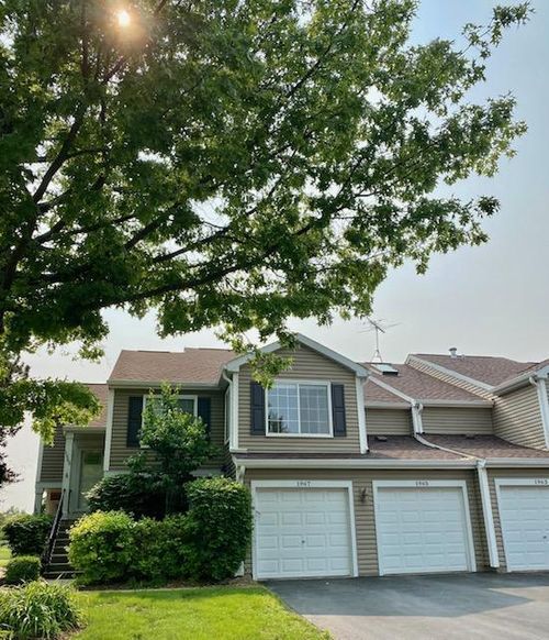 1967 Windsong Dr, Schaumburg, IL, 60194-4400 | Card Image