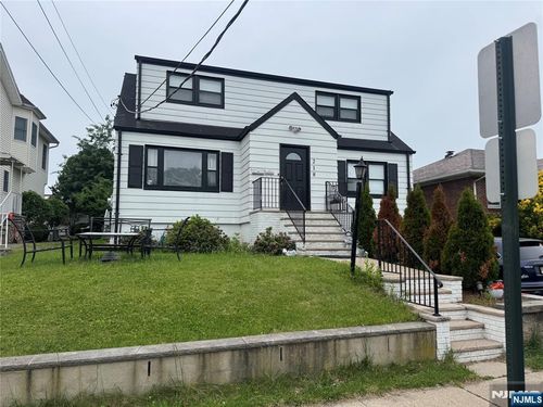 218 Bell Ave, Lodi, NJ, 07644-3203 | Card Image