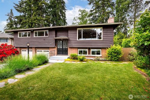 14101 Phinney Ave N, Seattle, WA, 98133-6846 | Card Image
