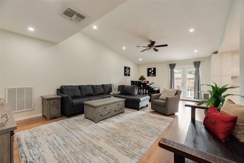 2942 Scott Mill Rd, Carrollton, TX, 75007-5343 | Card Image