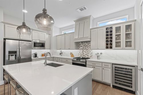 unit-101-2741 Merrimac St, Fort Worth, TX, 76107-2237 | Card Image