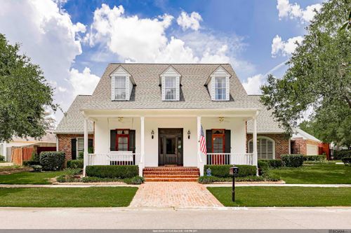 8320 Myrtlelake Dr, Baton Rouge, LA, 70810-6616 | Card Image