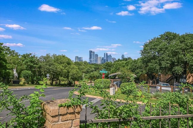 As soon as you arrive you'll instantly feel the lively Austin vibe with a breathtaking view of the downtown skyline from the parking area. | Image 13