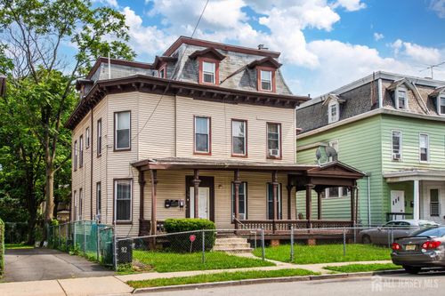 92 Cleveland St, Orange, NJ, 07050-2777 | Card Image