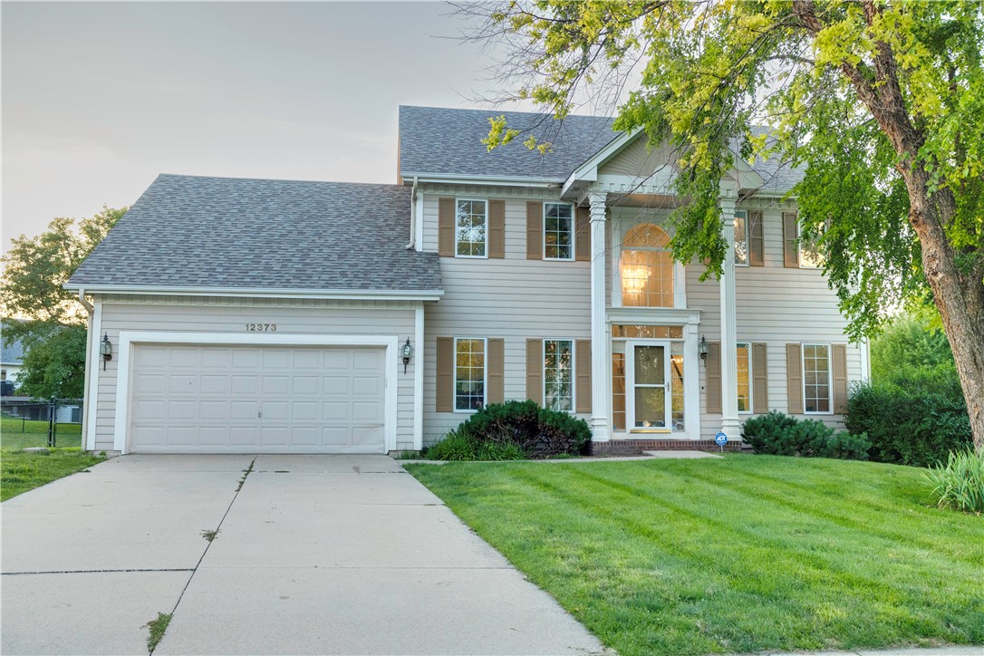 Hazelwood Ct, Clive, IA 50325