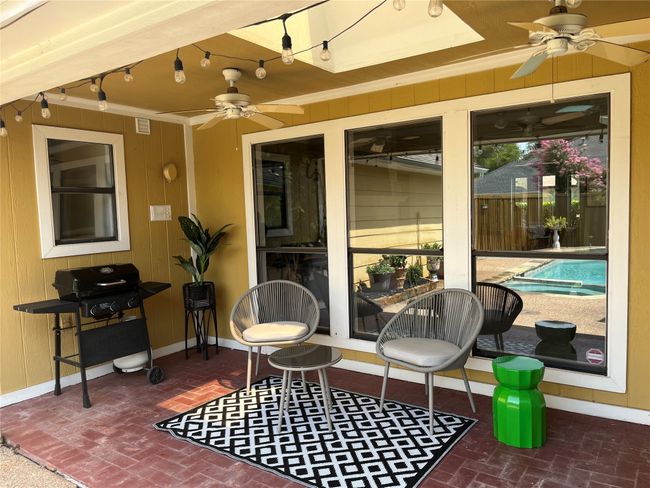 Back patio. | Image 27