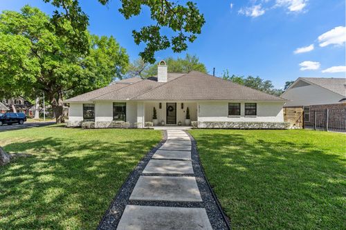 10726 Russett Dr, Houston, TX, 77042-1125 | Card Image