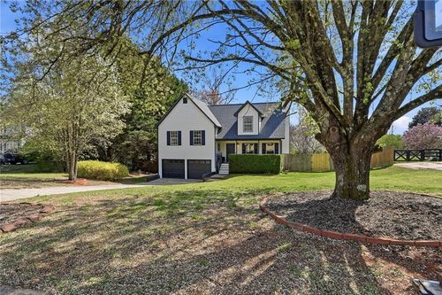 8020 Estee Dr, Cumming, GA, 30028-5953 | Card Image