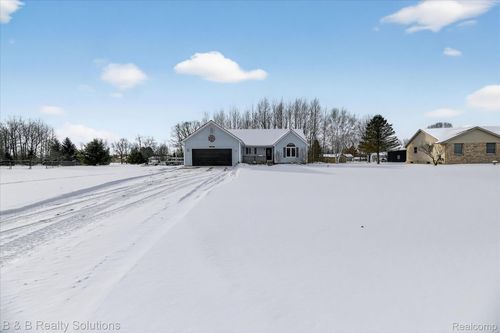 5769 Cobblestone Dr, North Branch, MI, 48461-7925 | Card Image