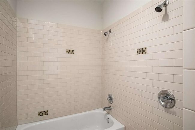 UNIT-110 - 3400 Malone Dr, Condo with 2 bedrooms, 2 bathrooms and 2 parking in Chamblee GA | Image 26