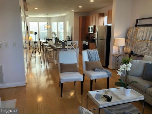 201-1633 N Colonial Ter, ARLINGTON, VA, 22209-1454 | Card Image
