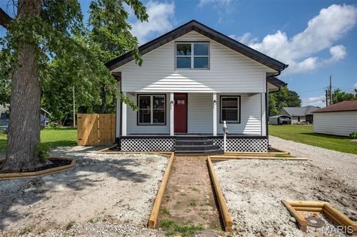 209 Charles St, Gillespie, IL, 62033-2118 | Card Image