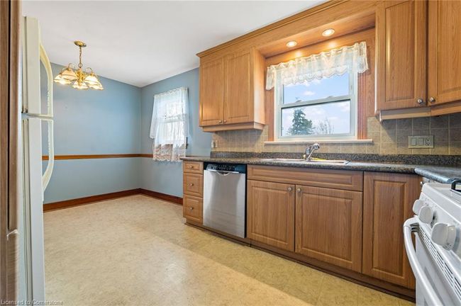 206 Johnston St, House other with 4 bedrooms, 2 bathrooms and 5 parking in Port Colborne ON | Image 12