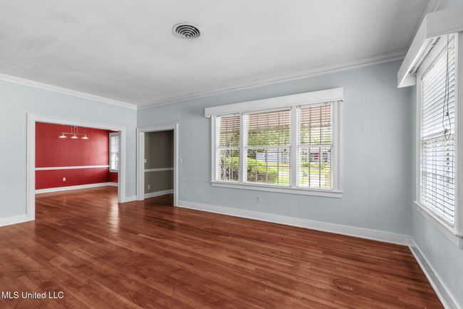 14-web-or-mls-3821 Montrose-13 | Image 9