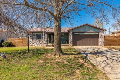 4604 Maple Dr, Sand Springs, OK, 74063-2420 | Card Image