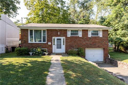 605 Lee Avenue Ext, Pittsburgh, PA, 15237-1939 | Card Image