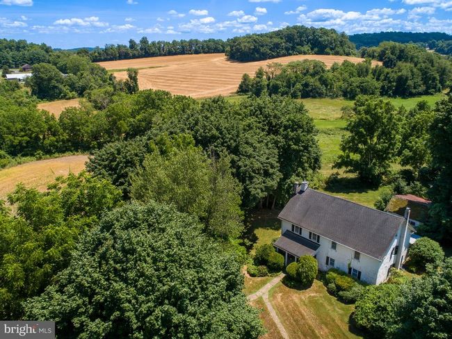 11 Sweet Water Rd, House other with 5 bedrooms, 2 bathrooms and null parking in ELVERSON PA | Image 4