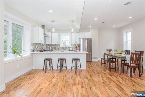 2389 3rd St, Fort Lee, NJ, 07024-4016 | Card Image