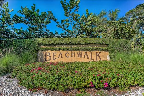 522 Beachwalk Cir, NAPLES, FL, 34108-8712 | Card Image